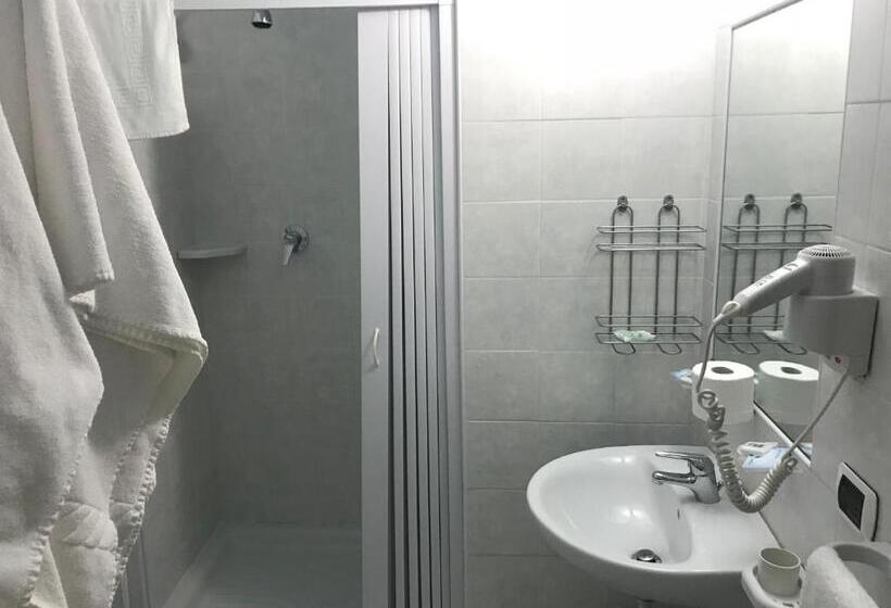 스탠다드 트리플 발코니 룸, Quasar