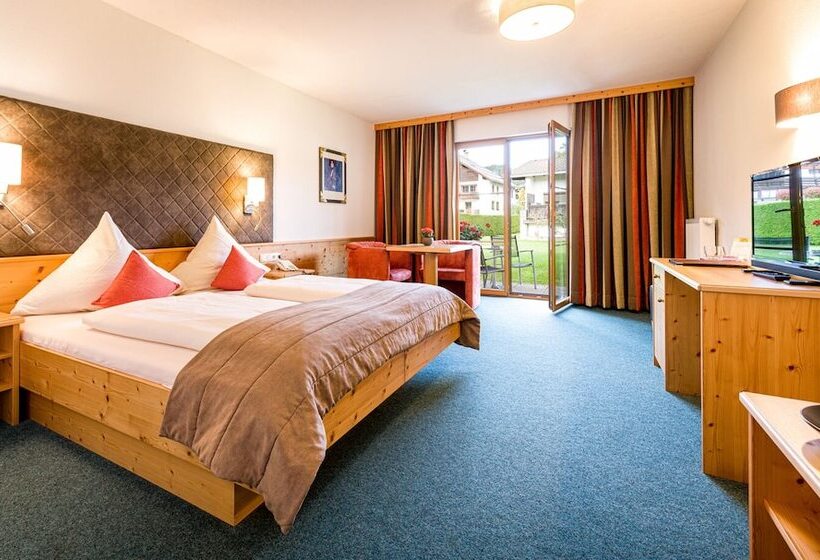 חדר סטנדרט לשלושה, Goldene Rose