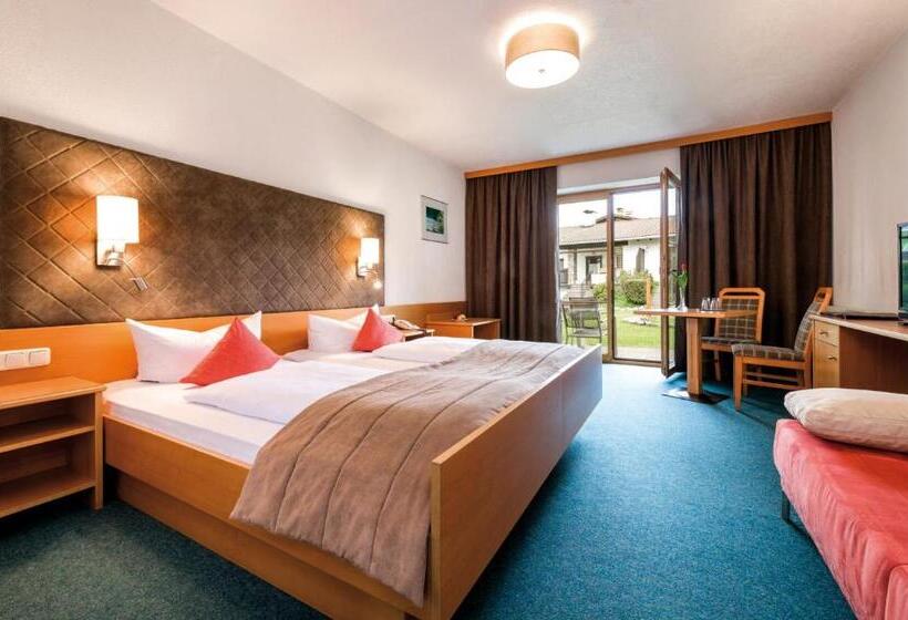 חדר סטנדרט לשלושה, Goldene Rose