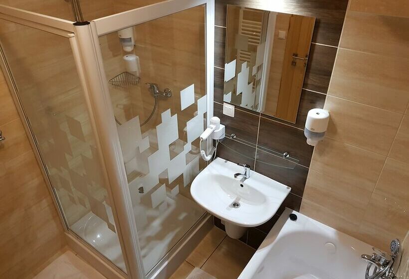 חדר סטנדרט, Toliar