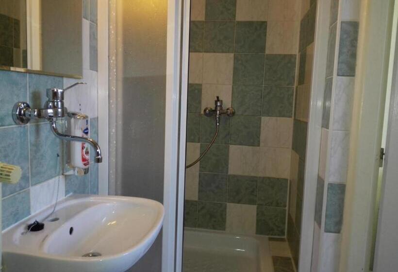 Quarto Familiar, Toliar