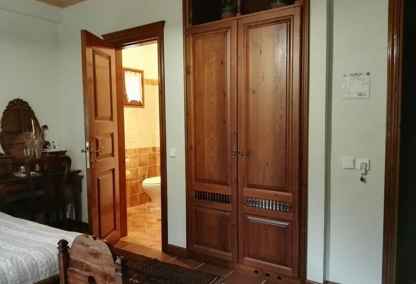 חדר סטנדרט לשלושה, Viraggas