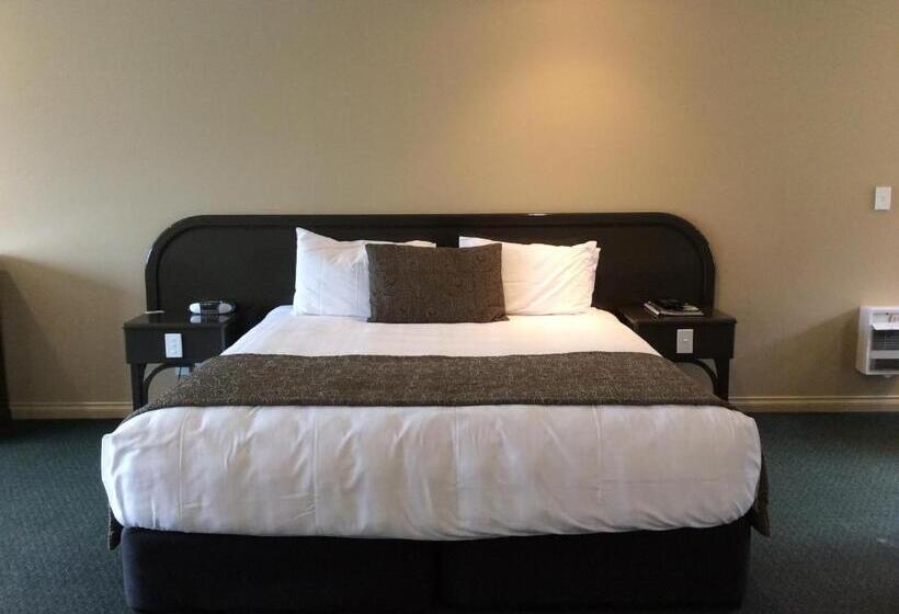 Студия Стандарт, Cornwall Motor Lodge