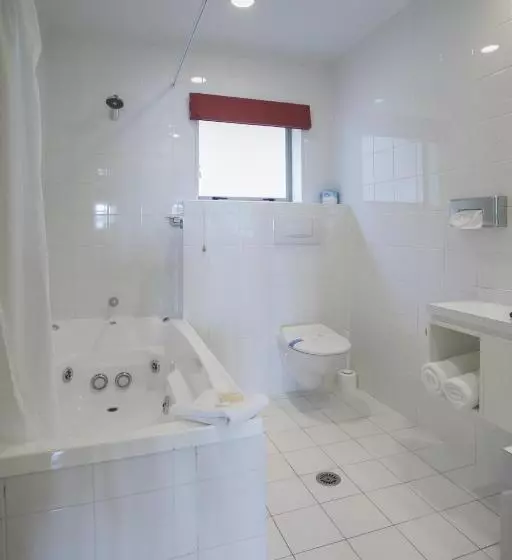 سوییت, Cornwall Motor Lodge