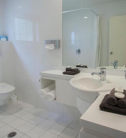 Номер Deluxe с Гидромассажем, Cornwall Motor Lodge