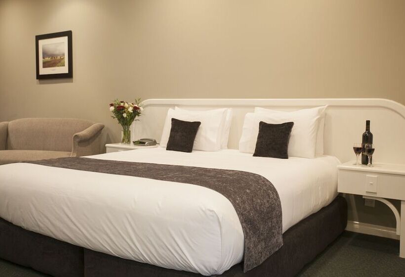 스위트, Cornwall Motor Lodge
