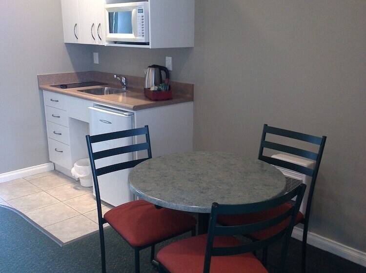 Люкс, Cornwall Motor Lodge