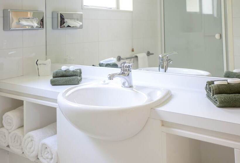 Люкс 2 Спальни, Cornwall Motor Lodge