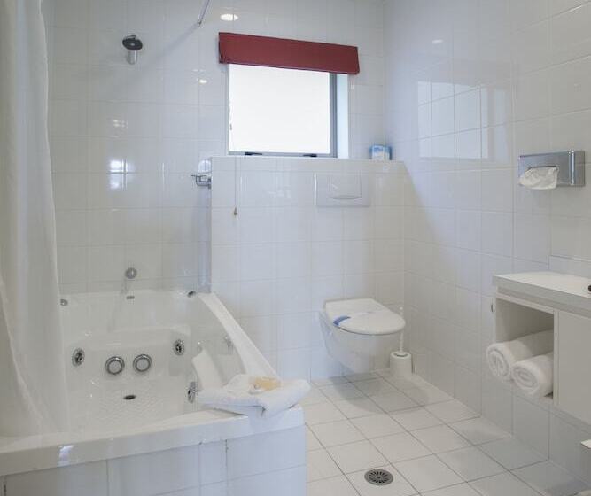 Люкс, Cornwall Motor Lodge