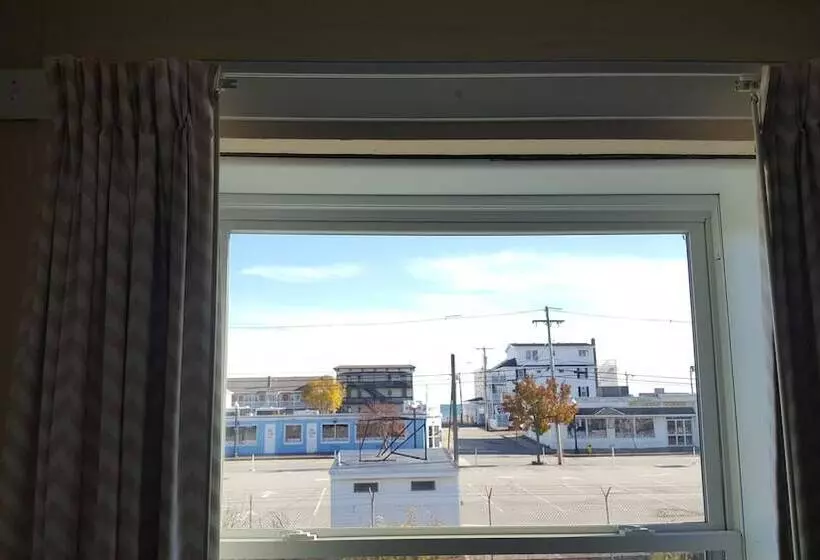 スイート, Seabreeze Motel
