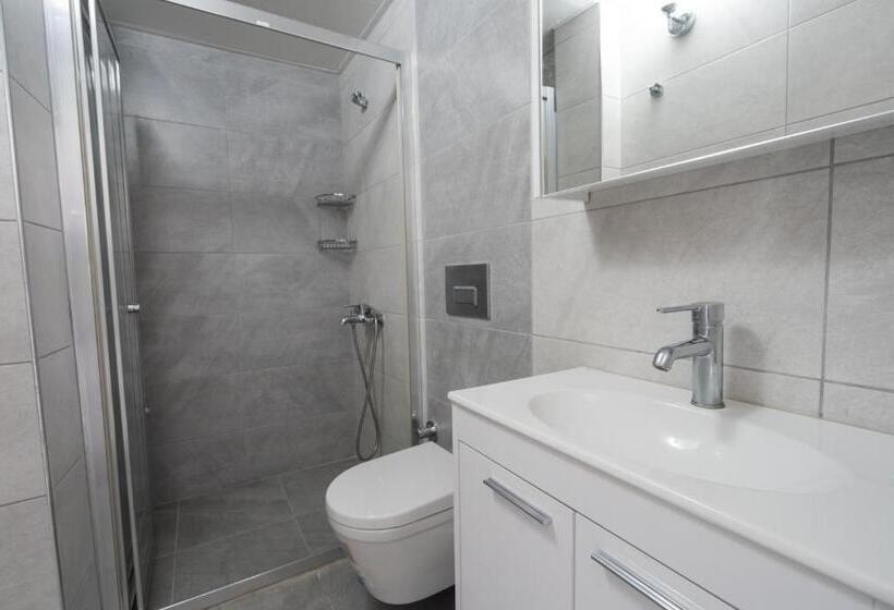 חדר סטנדרט לשלושה, Göncü Apart Otel