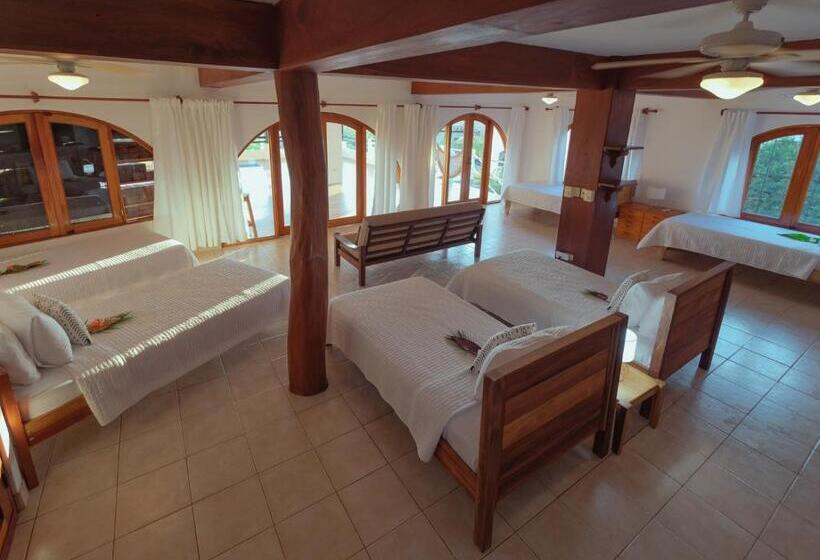 디럭스 스튜디오, Casas Kismet