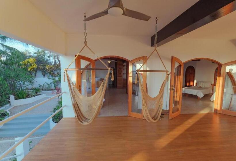 디럭스 스튜디오, Casas Kismet