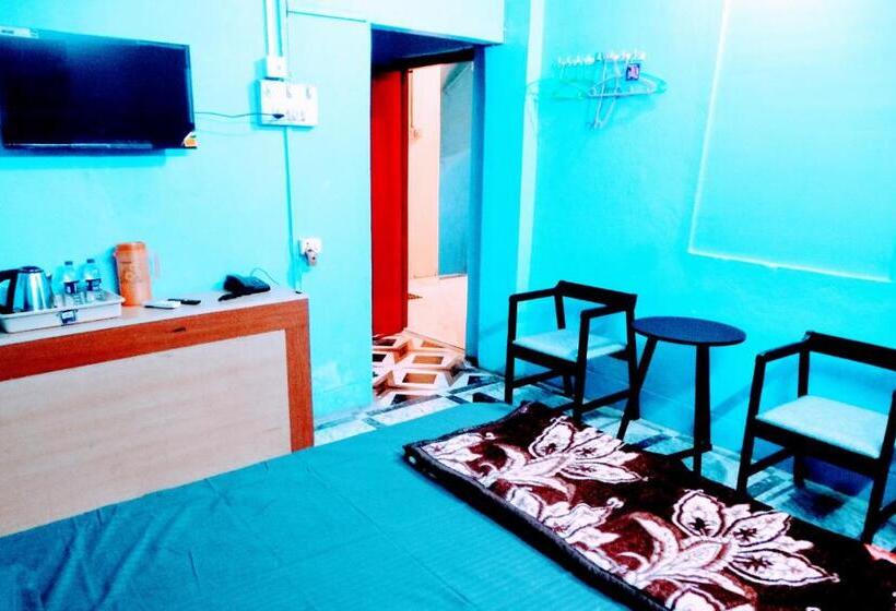 חדר דחוקס עם מיטת קינג, Shree Ram Sia Hotel And Banquets