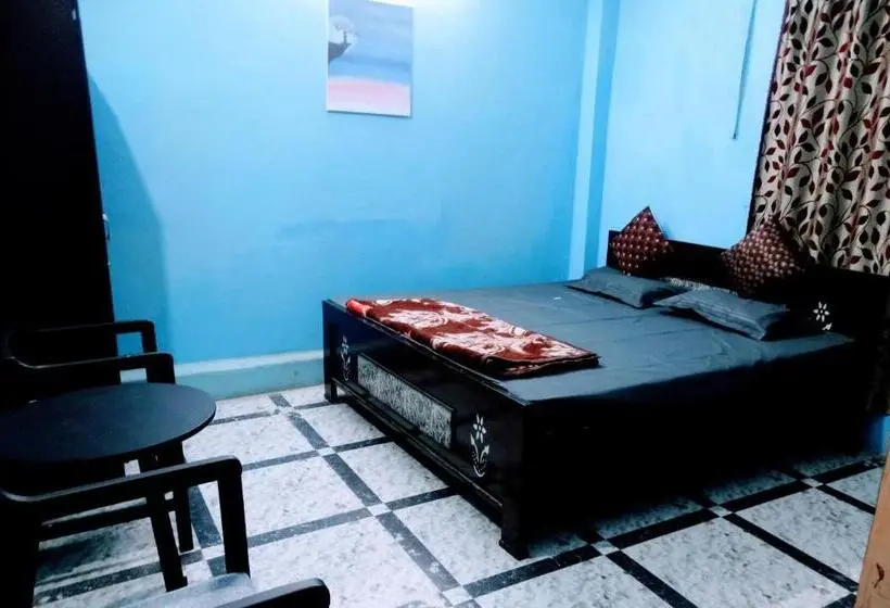 اتاق لوکس با تخت بزرگ, Shree Ram Sia Hotel And Banquets