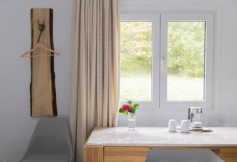 غرفة قياسية مطلّة علي الحديقة, Bergische Schweiz