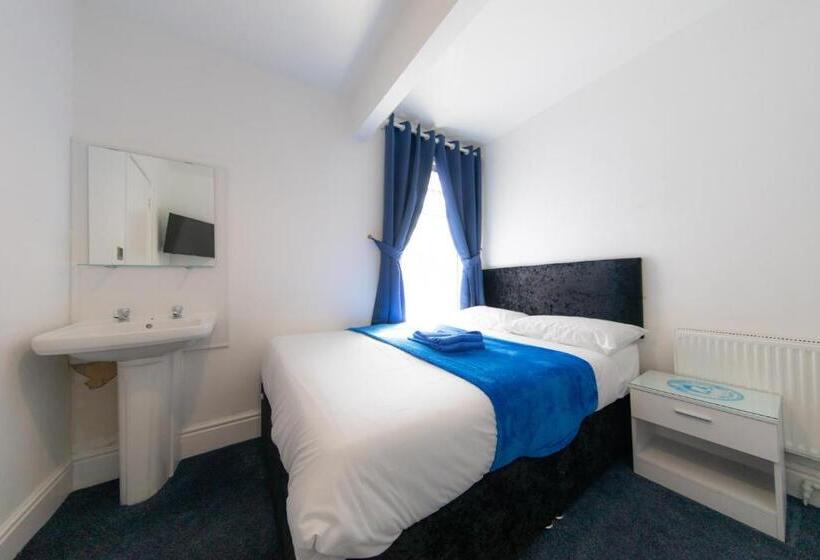 Budget Værelse, The Adonis