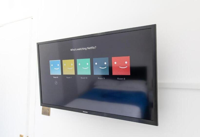 Economy Triple Room, The Adonis