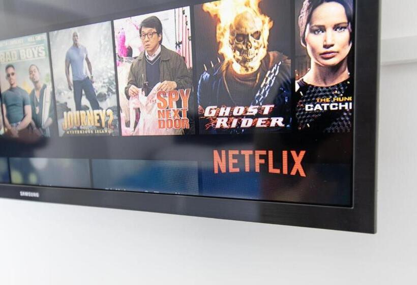 Economy Triple Room, The Adonis