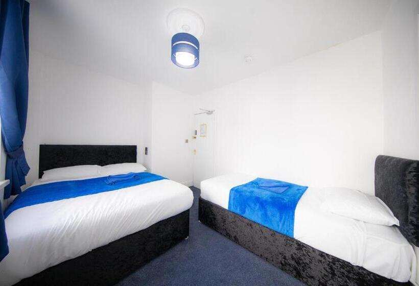 Superior 3 Pers. Værelse, The Adonis