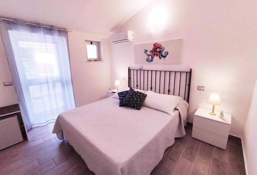 家庭间, B&b Capo Rizzuto Fronte Mare