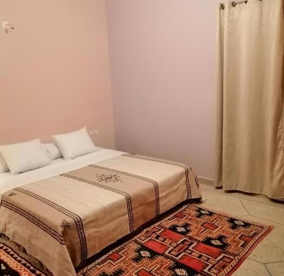 غرفة قياسية مطلّة علي الحديقة, Gîte Ait Lmaalam Chez Ahmed