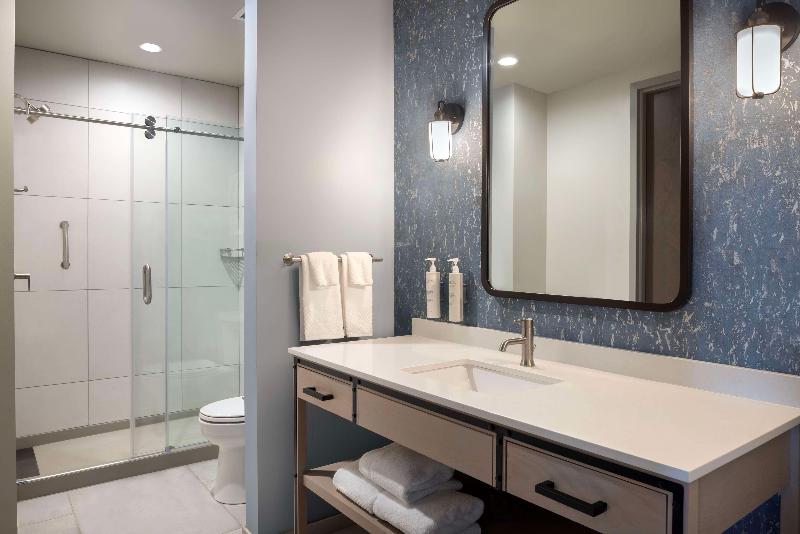 سوئیت با تخت بزرگ, Embassy Suites By Hilton Bowling Green