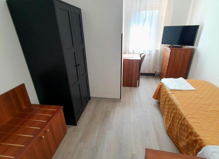 חדר סטנדרט יחיד, Perla