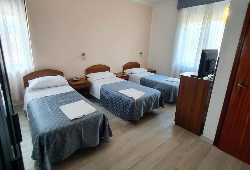 חדר סטנדרט לשלושה, Perla