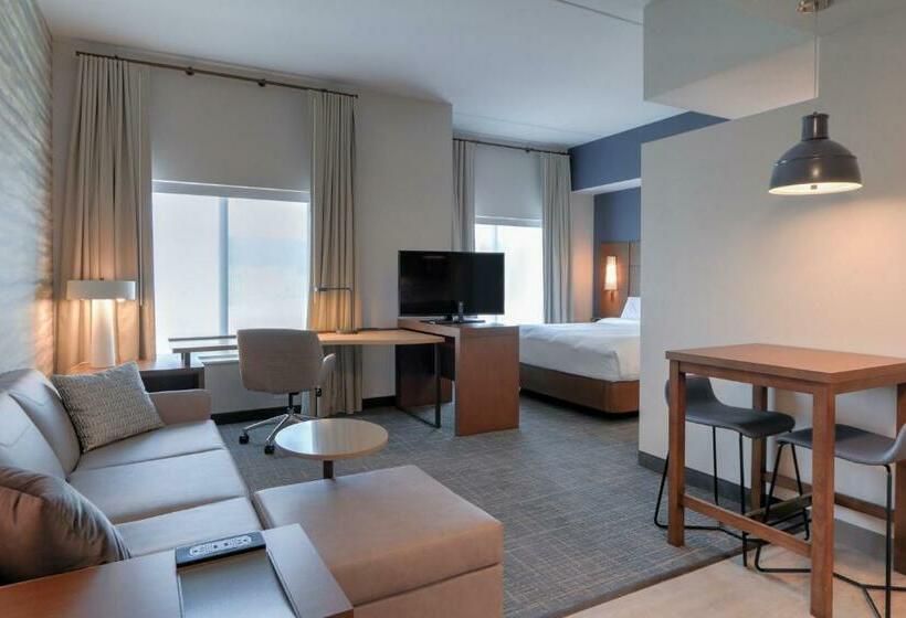 带大床的标准工作室, Residence Inn By Marriott Pigeon Forge