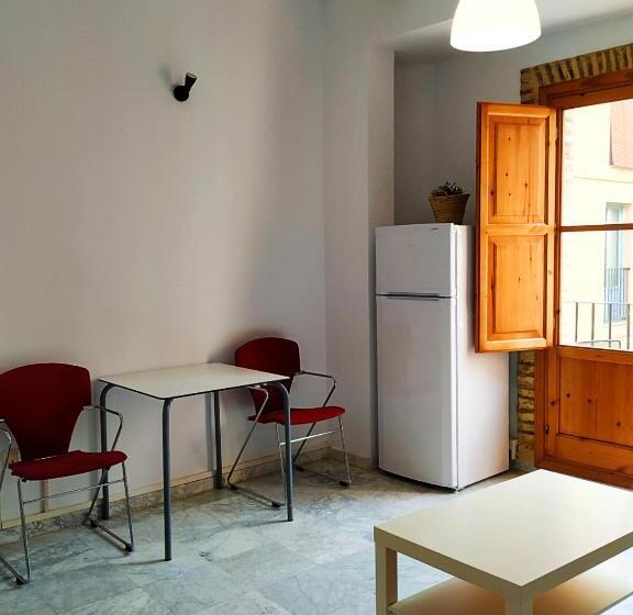 شقة غرفة نوم واحدة مزودة بشُرفة, Apartamentos Con Encanto En Pleno Casco Antiguo Ron Valenciayole