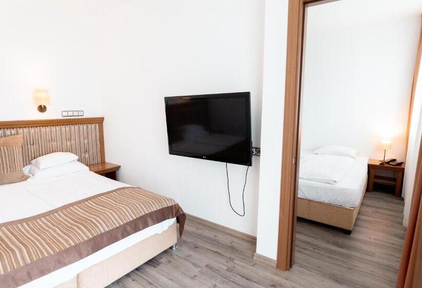 패밀리 룸, Aphrodite