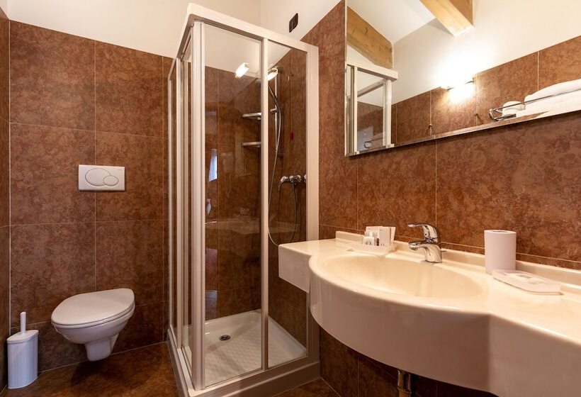 סוויטת ג'וניור, Isolabella Wellness