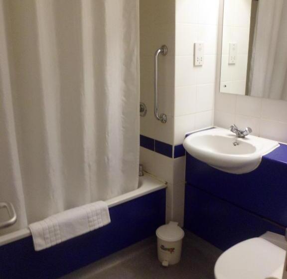 חדר סטנדרט, Metro Inns Huddersfield