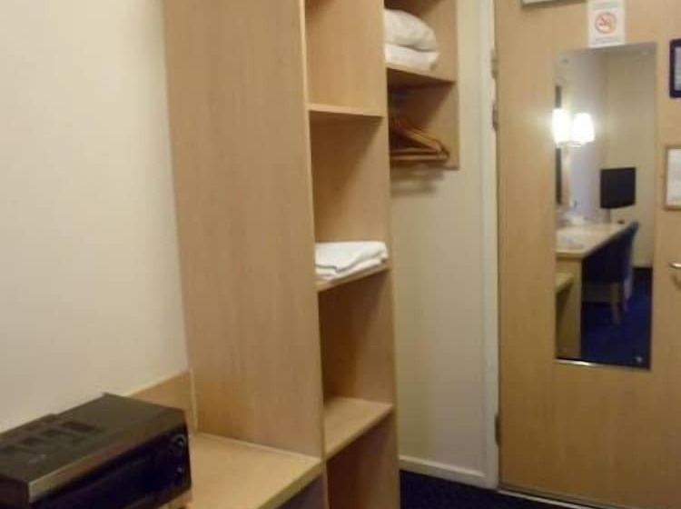 חדר סטנדרט, Metro Inns Huddersfield