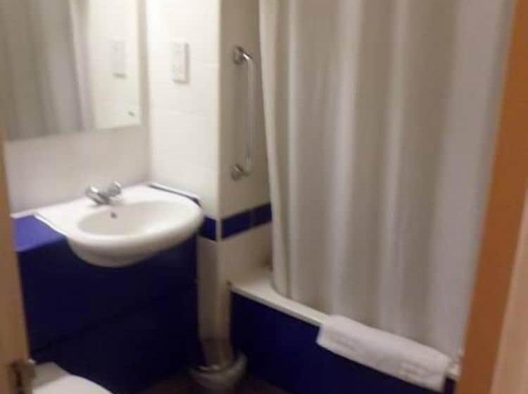 חדר סטנדרט, Metro Inns Huddersfield