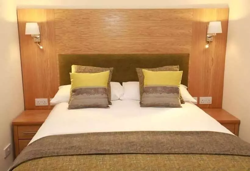 コンフォートルーム, The Famous Star Hotel Moffat