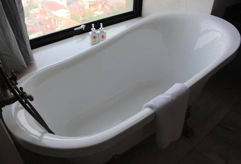 اتاق استاندارد با تخت بزرگ, The Vissai