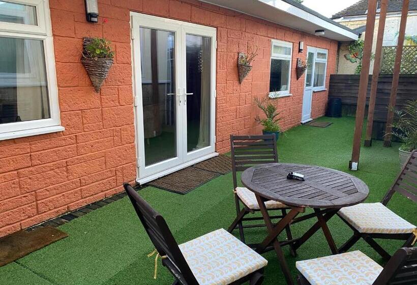 Семейное Бунгало, The Wighthill