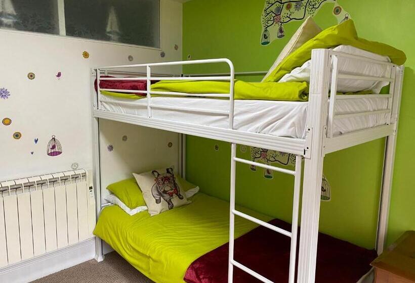 Семейное Бунгало, The Wighthill