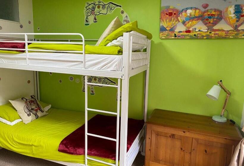 Семейное Бунгало, The Wighthill