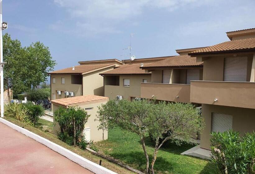 غرفة قياسية ثلاثية, Villaggio Hotel Club La Pace