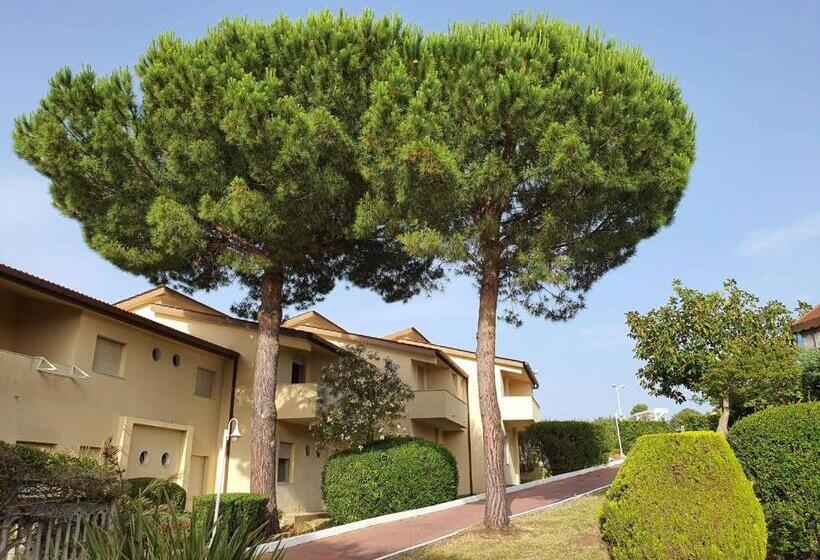 غرفة قياسية رباعية, Villaggio Hotel Club La Pace