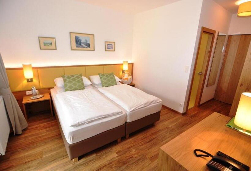 スタンダードルーム, Wienerwaldhof Rieger