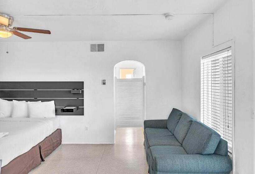 סוויטה, Hollywood Beach Hotels