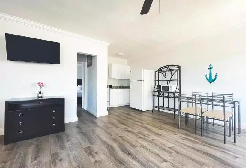 オーシャンビュースイート, Hollywood Beach Hotels