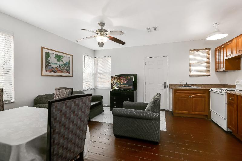 סוויטה, Hollywood Beach Hotels