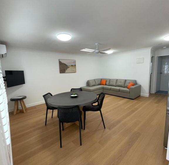 דירת חדר, Seashells Beachfront Resort