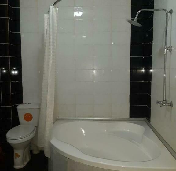 اتاق کلاسیک سه تخته, Seven Seasons