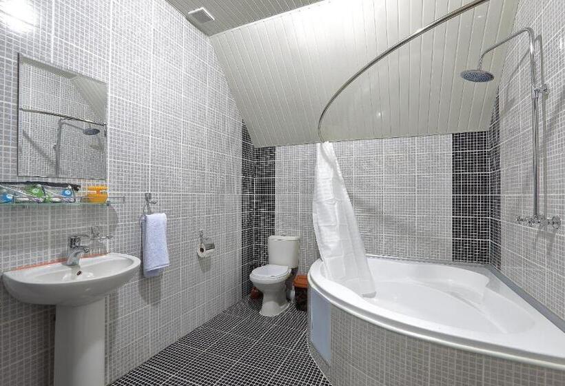 اتاق کلاسیک سه تخته, Seven Seasons